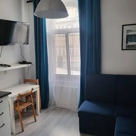 Studio - Grunwaldzka 79 *